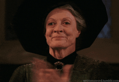 Maggie Smith aplaudiendo.- Blog Hola Telcel