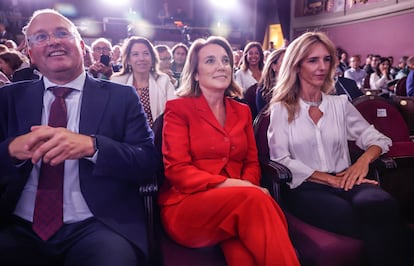 Los dirigentes del Partido Popular, desde la izquierda, Miguel Tellado, Cuca Gamarra y Cayetana Álvarez de Toledo, este jueves.