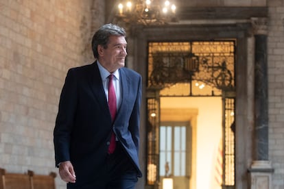 El nuevo gobernador del Banco de España, José Luis Escrivá, en una reunión con el president de la Generalitat Salvador Illa en Barcelona, este miércoles.
