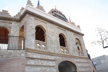 Detalle de la fachada de la plaza de toros de Ondara, en una imagen cedida por el Ayuntamiento.