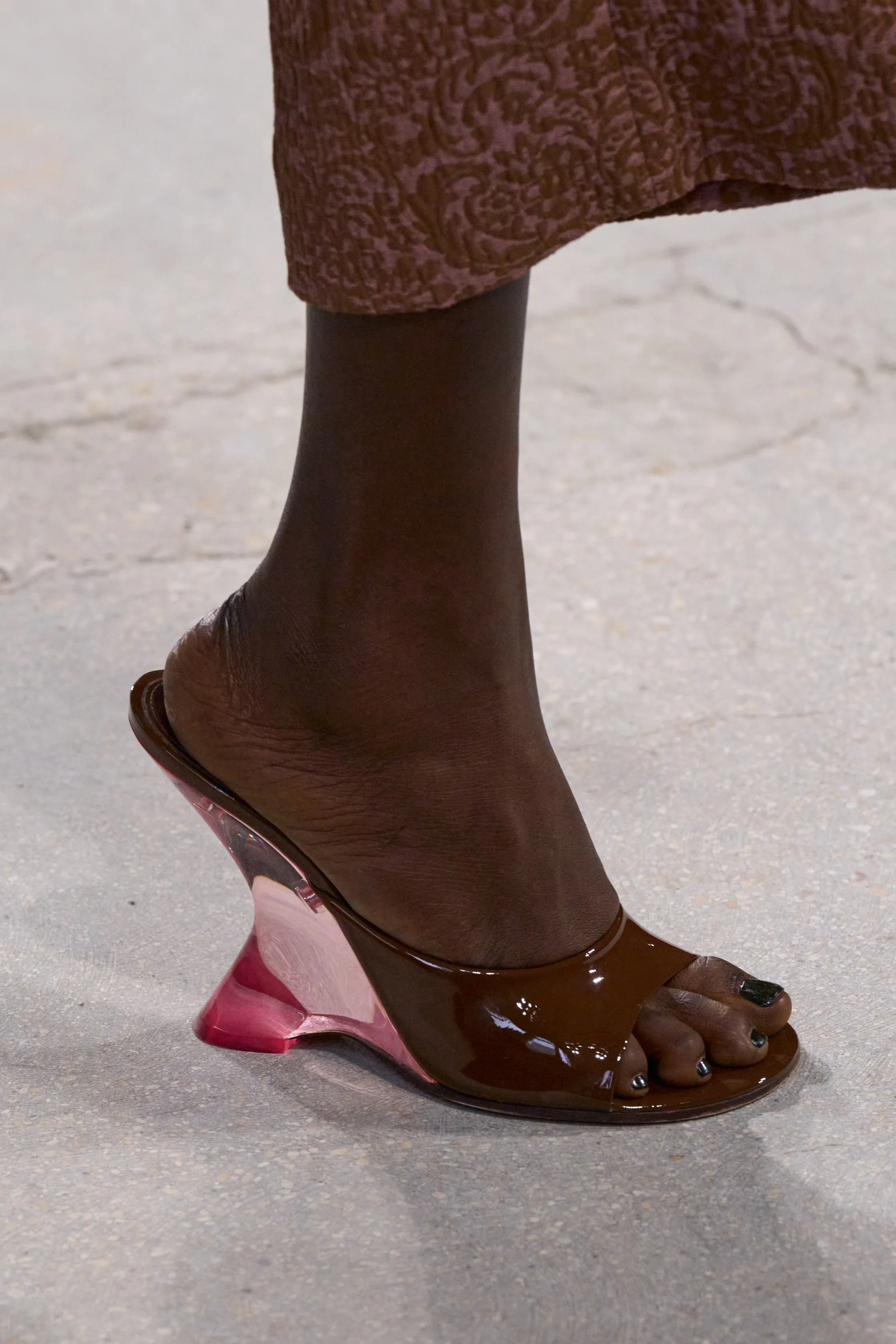 zapatos transparentes en Dries van Noten primaveraverano 2025