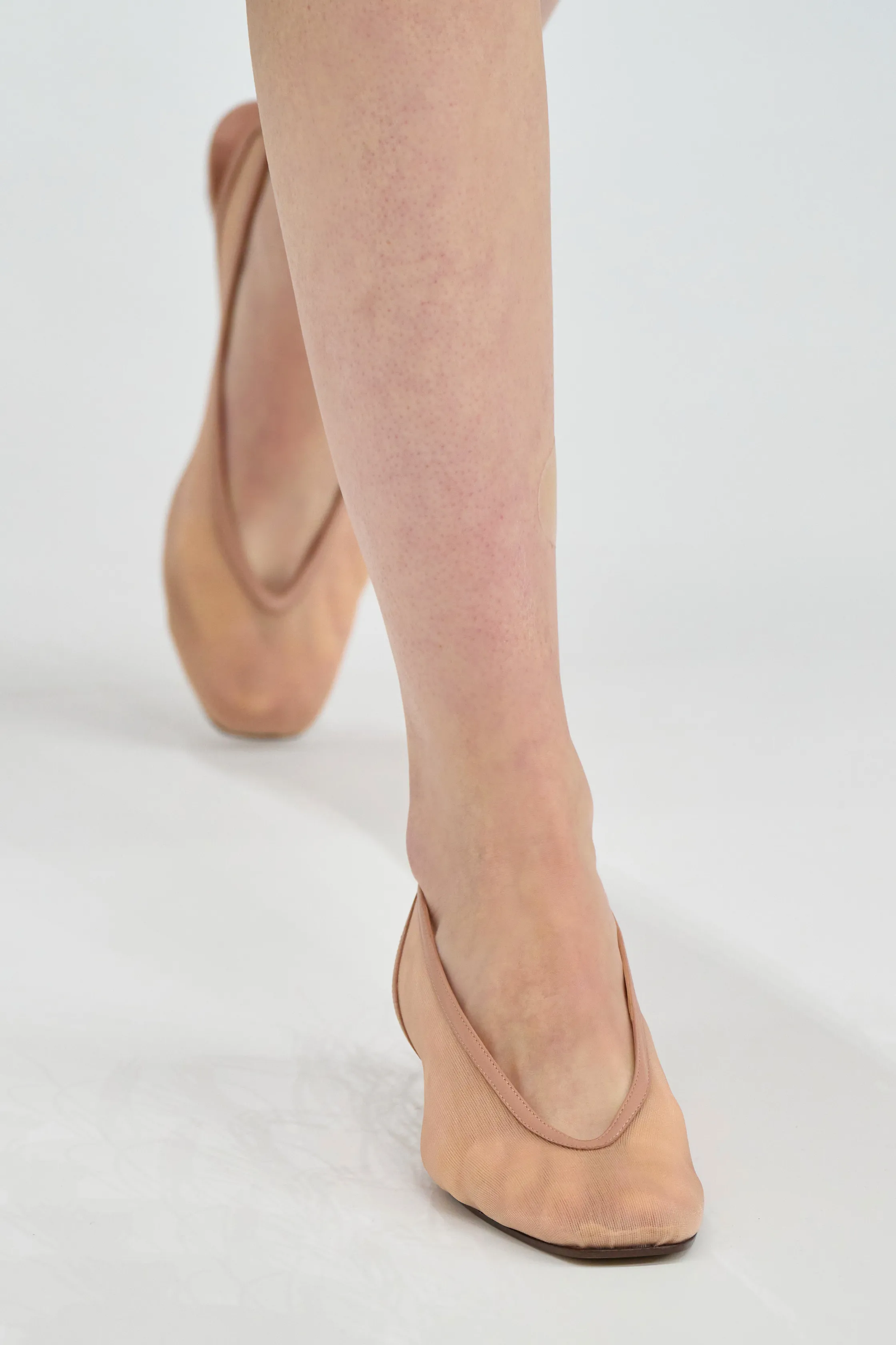 zapatos transparentes en Fendi primaveraverano 2025