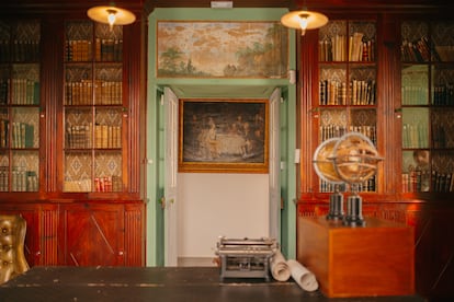 La biblioteca de La Casa de los Naranjos, en una imagen proporcionada por el hotel.