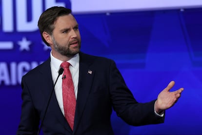 El candidato republicano a la vicepresidencia de Estados Unidos, J. D. Vance, este martes durante el debate en la CBS. 