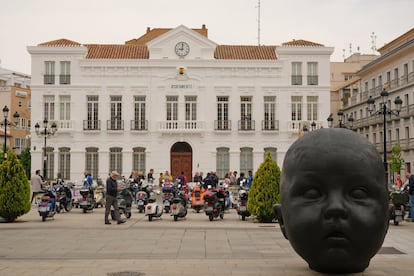 La escultura 'Carmen Dormida', de  Antonio López García, en Tomelloso.