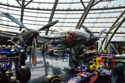 El hangar de Red Bull en Salzburgo, Austria.