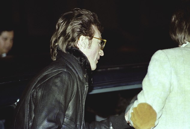 John Lennon's last photo sighting, seen with his killer: Enhanced images give insight into murder | Daily Mail Online