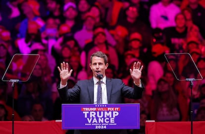Tony Hinchcliffe, este domingo durante su intervención en el Madison Square Garden de Nueva York.