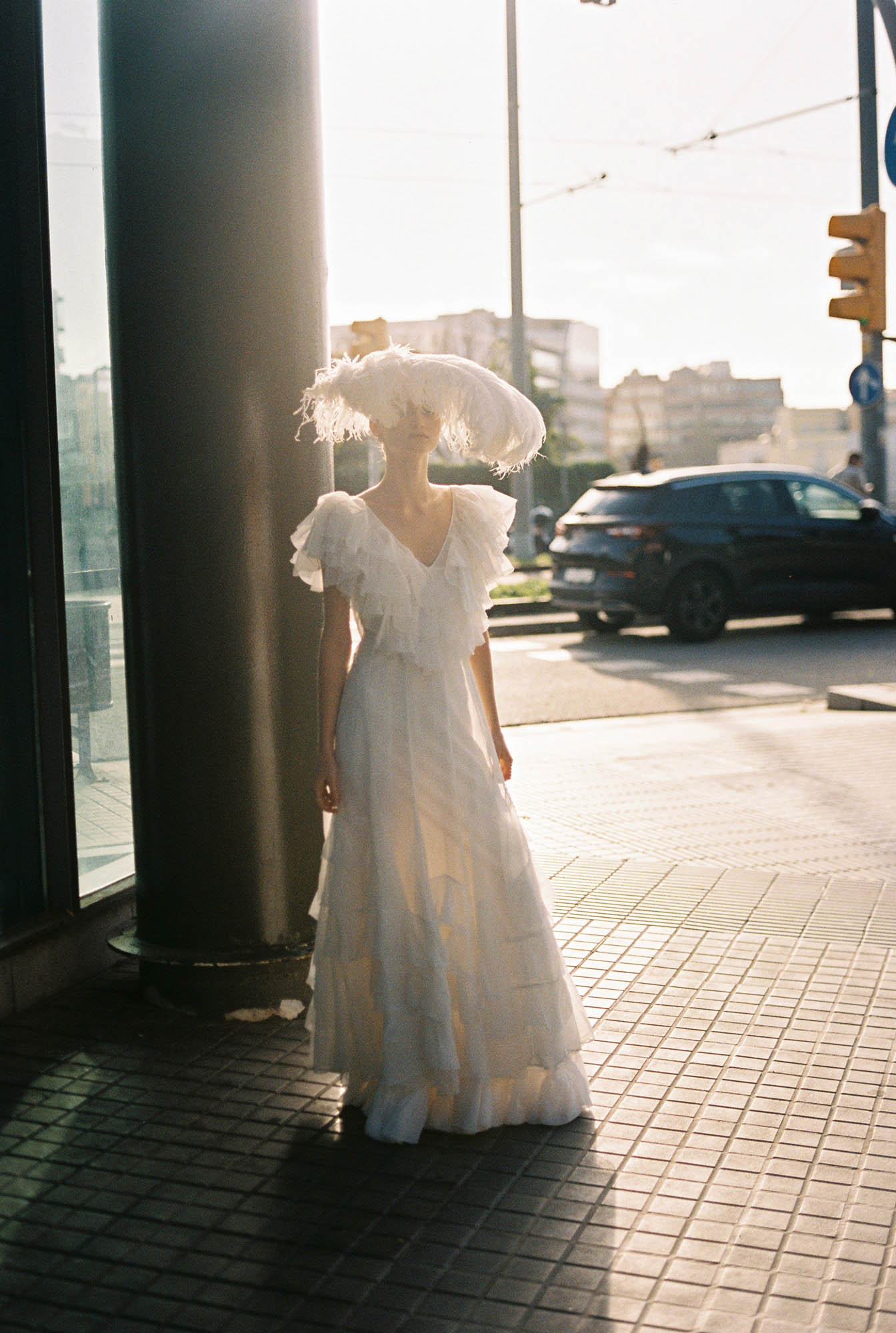 Vestidos de novia que fusionan de manera potica lo nostlgico y lo moderno así es 'The Lace' lo nuevo de L'Arca Barcelona