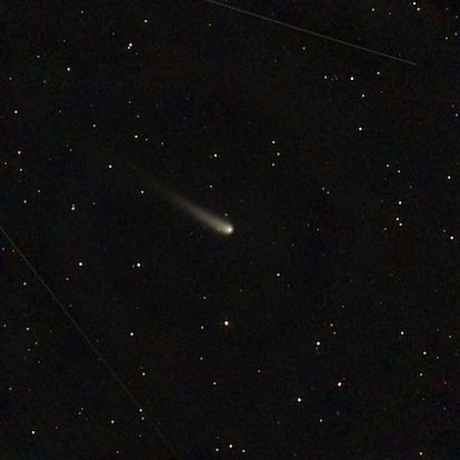 El cometa C/2023 A3 (ATLAS-Tsuchinshan) visto desde Eure-et-Loir, Francia, el 6 de junio de 2024.