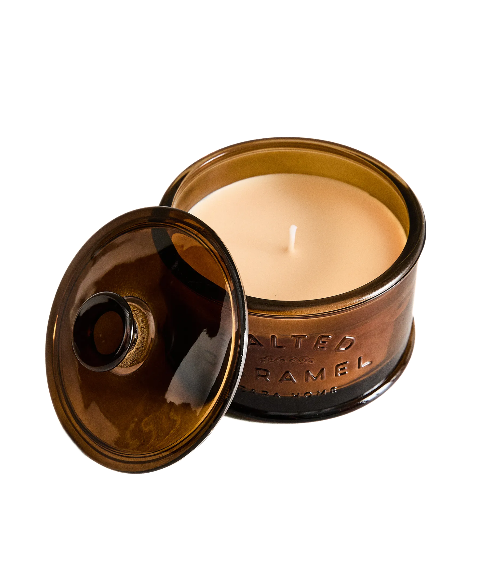 Odiaba las fragancias dulces para el hogar hasta que prob esta vela con olor a caramelo salado de Zara Home
