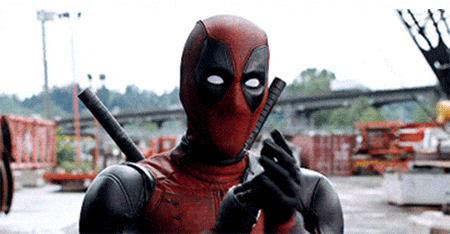 Deadpool aplaudiendo de felicidad por el estreno de su nuevo especial de navidad en 2024.- Blog Hola Telcel 