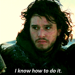 Jon Snow en Winterfell diciendo que sabe cómo hacer que Vientos de Invierno sea una realidad a pesar de las pocas esperanzas de los fans.- Blog Hola Telcel 
