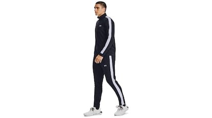 Conjunto deportivo de dos piezas para hombre.