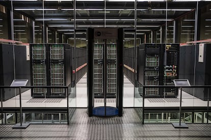 Interior del Barcelona Supercomputing Center (Barcelona).