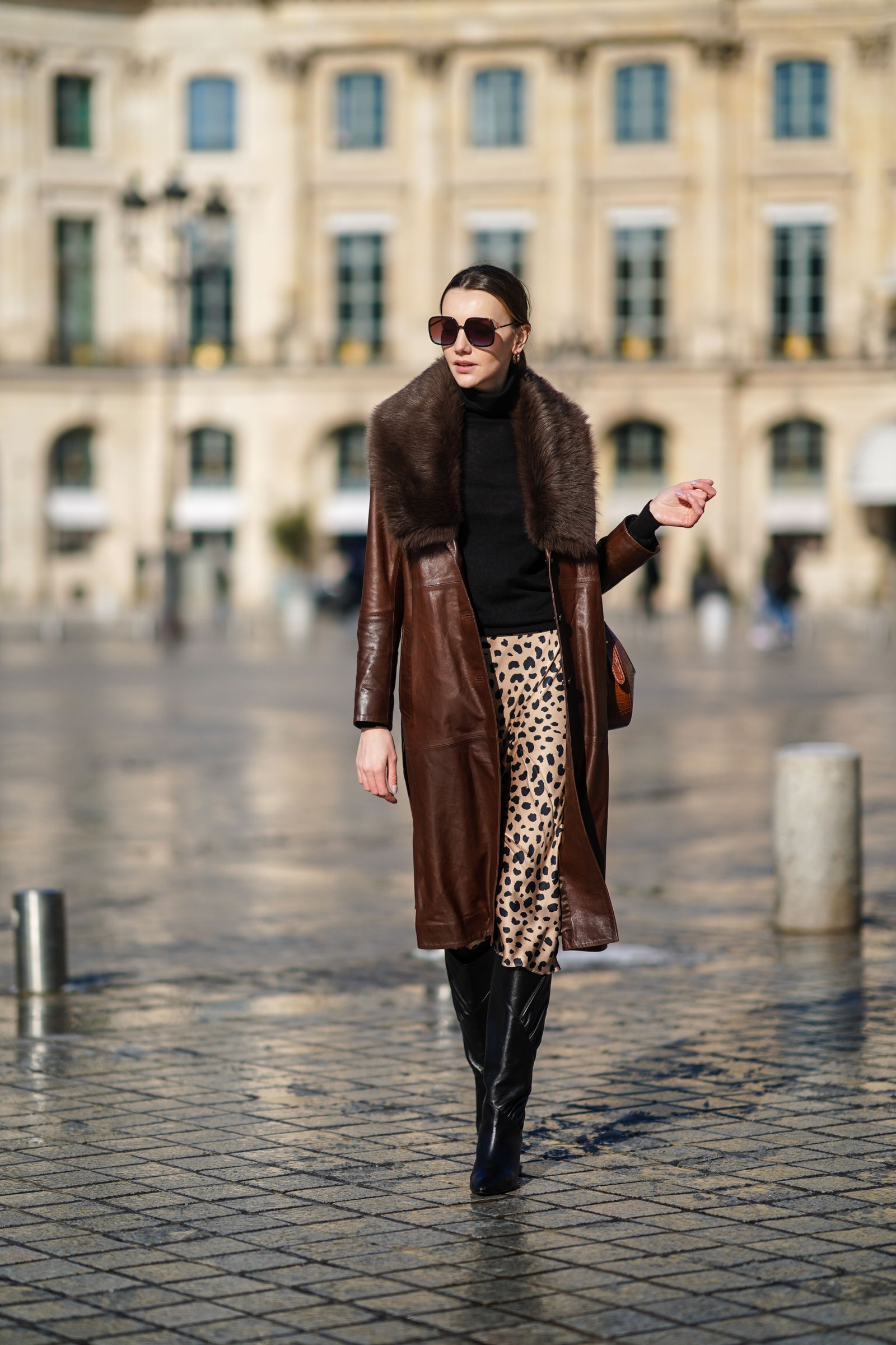 Look para recrear en Navidad con estampado de leopardo
