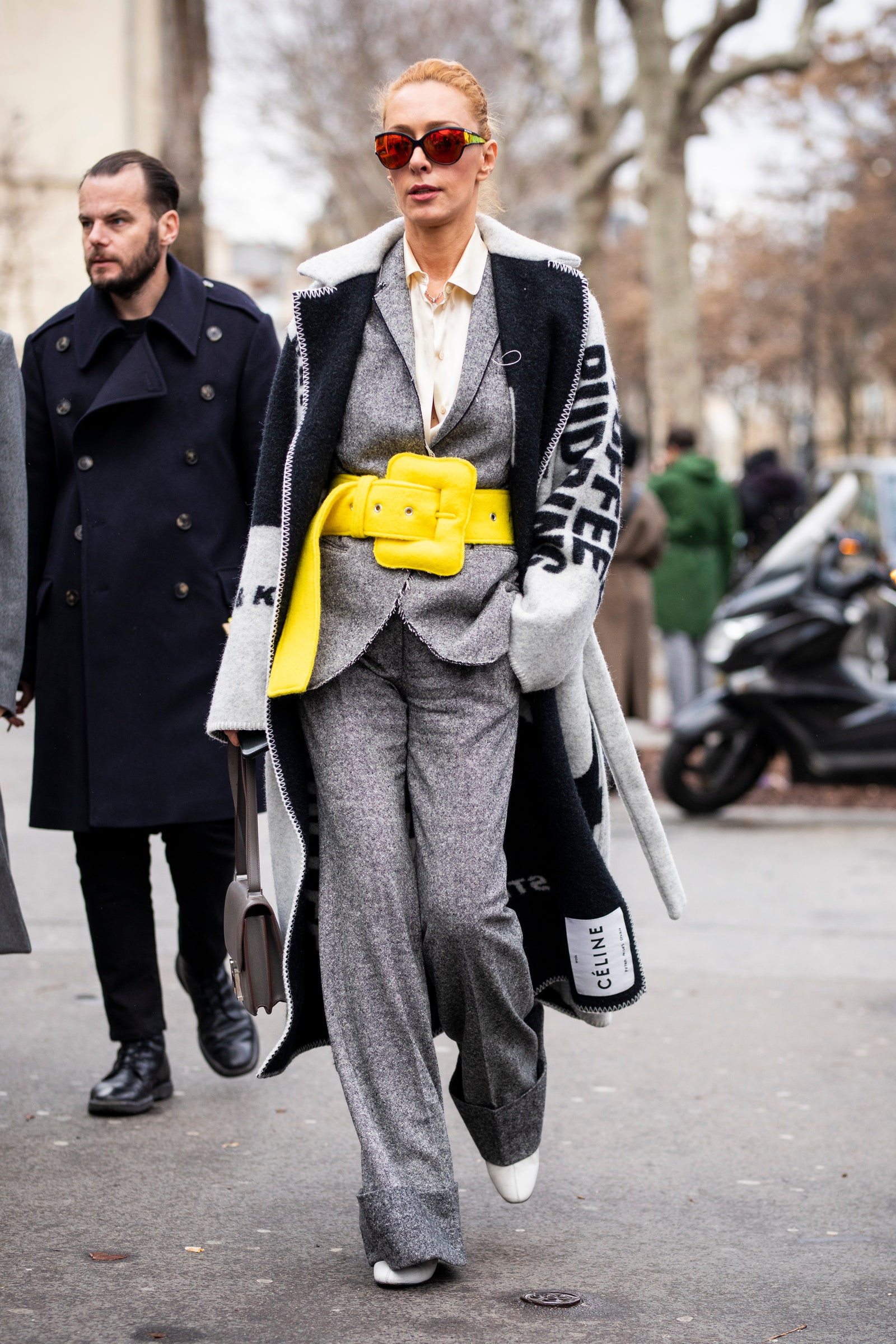 Looks para recrear en Navidad con cinturón XXL
