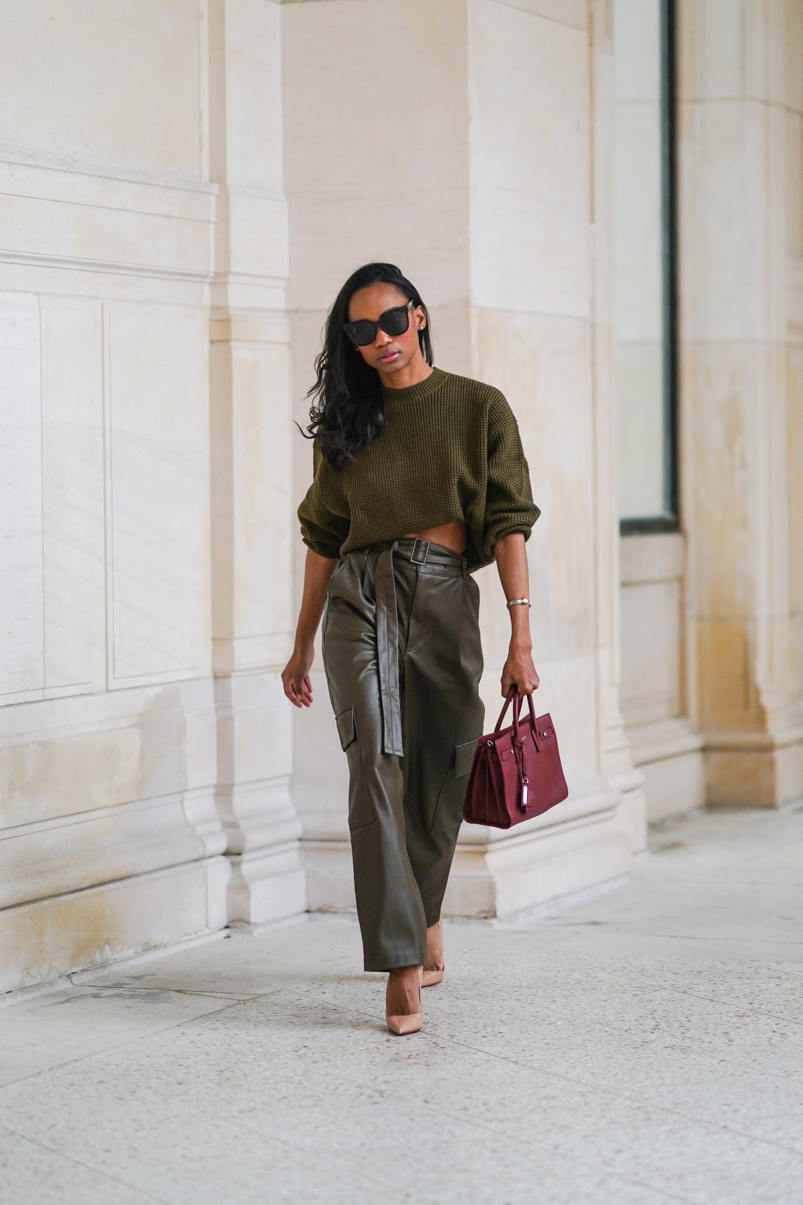 Look para recrear en Navidad con prendas verde oliva