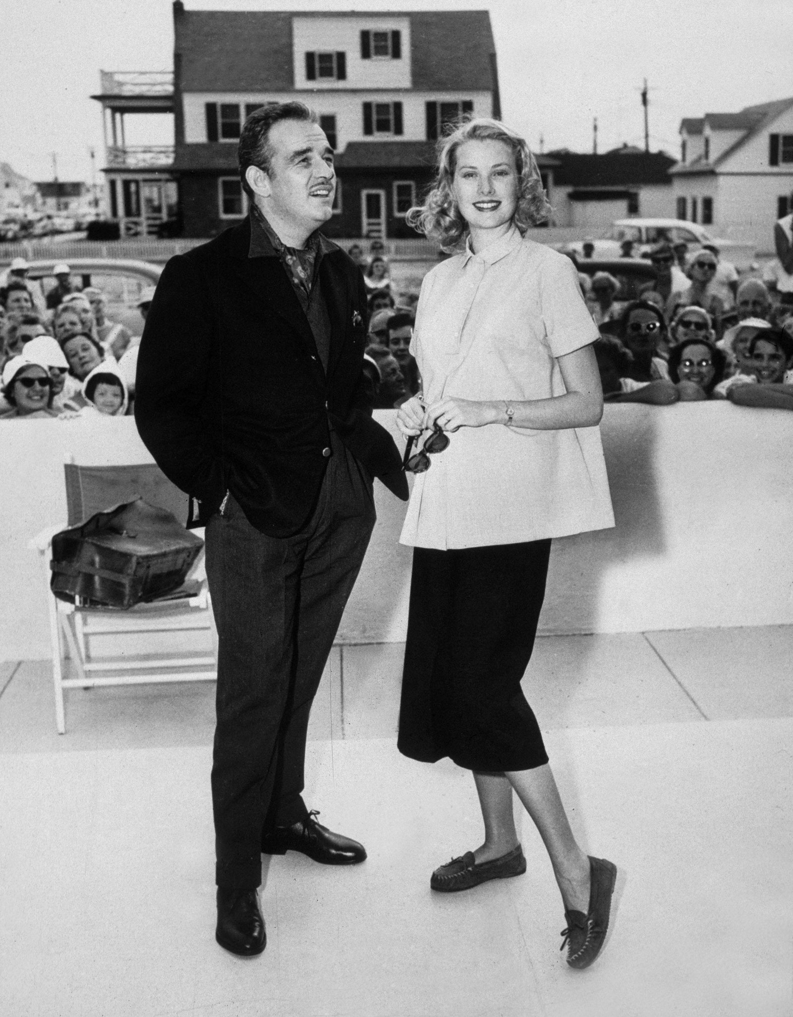 Grace Kelly con mocasines de ante en 1956.