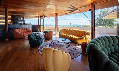 Hotel Esperit Roca, en el castillo de Sant Julià de Ramis, con 15 habitaciones y un restaurante con platos emblemáticos de El Celler. 