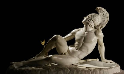 'Aquiles herido' (1825), de Filippo Albacini, en la exposición sobre Troya en el British Museum.