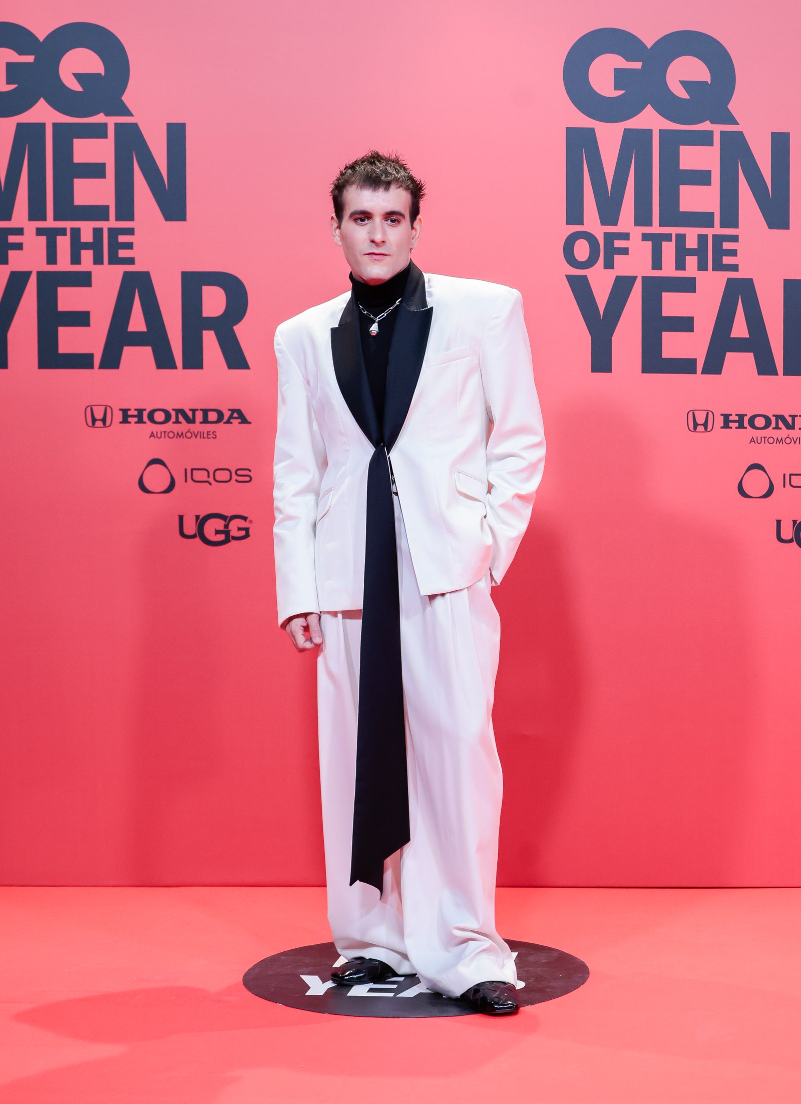 El diseñador Alejandro Palomo en la alfombra roja de los Premios GQ Men of the Year 2024