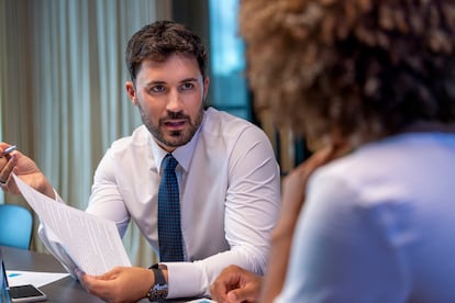 Con el ámbito financiero en constante evolución, los asesores reciben formación continua para facilitar información actualizada sobre mejoras en la estrategia de inversión, cambios de interés y otros aspectos relevantes.