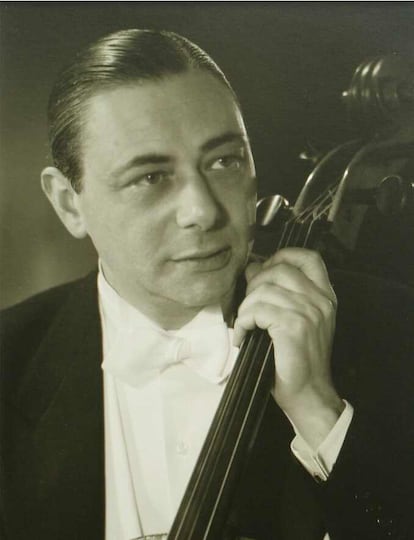 Joseph Lessing, jefe de la sección de Auschwitz de Primo Levi, en una imagen de 1953, cuando era miembro de la Orquesta del Brabante, en Holanda.