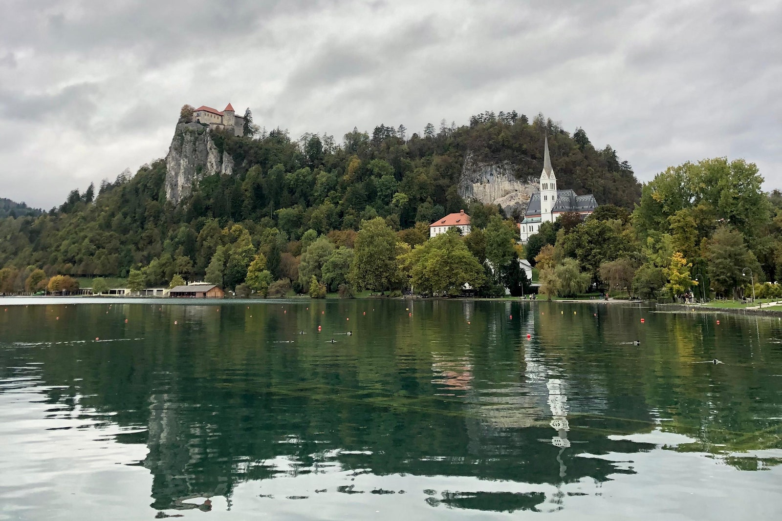 Mejores destinos para viajar en Navidad lugares con encanto que merecen una visita durante el mes de diciembre