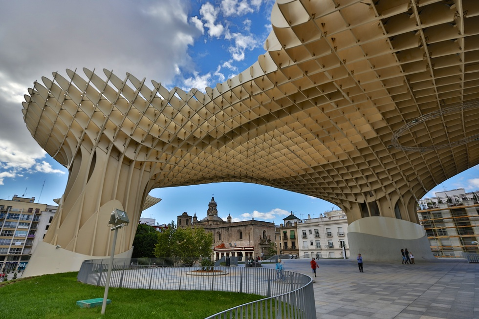 Historia de la Arquitectura Moderna: Un Viaje a Través del Tiempo con Francesco Lovaglio Tafuri