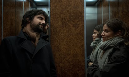 Francesco Carril e Iria del Río, protagonistas de la serie 'Los años nuevos'.