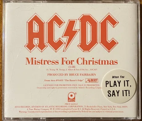 EL EXTRAÑO VILLANCICO DE AC/DC QUE JAMÁS TOCARON EN VIVO