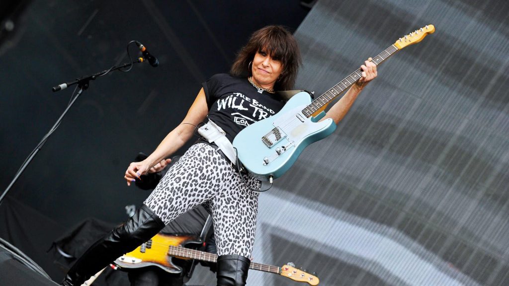 CHRISSIE HYNDE, HASTA EL GORRO DE LOS TELÉFONOS MÓVILES EN LOS CONCIERTOS Chrissie Hynde stops The Pretenders concert due crowd’s phone use