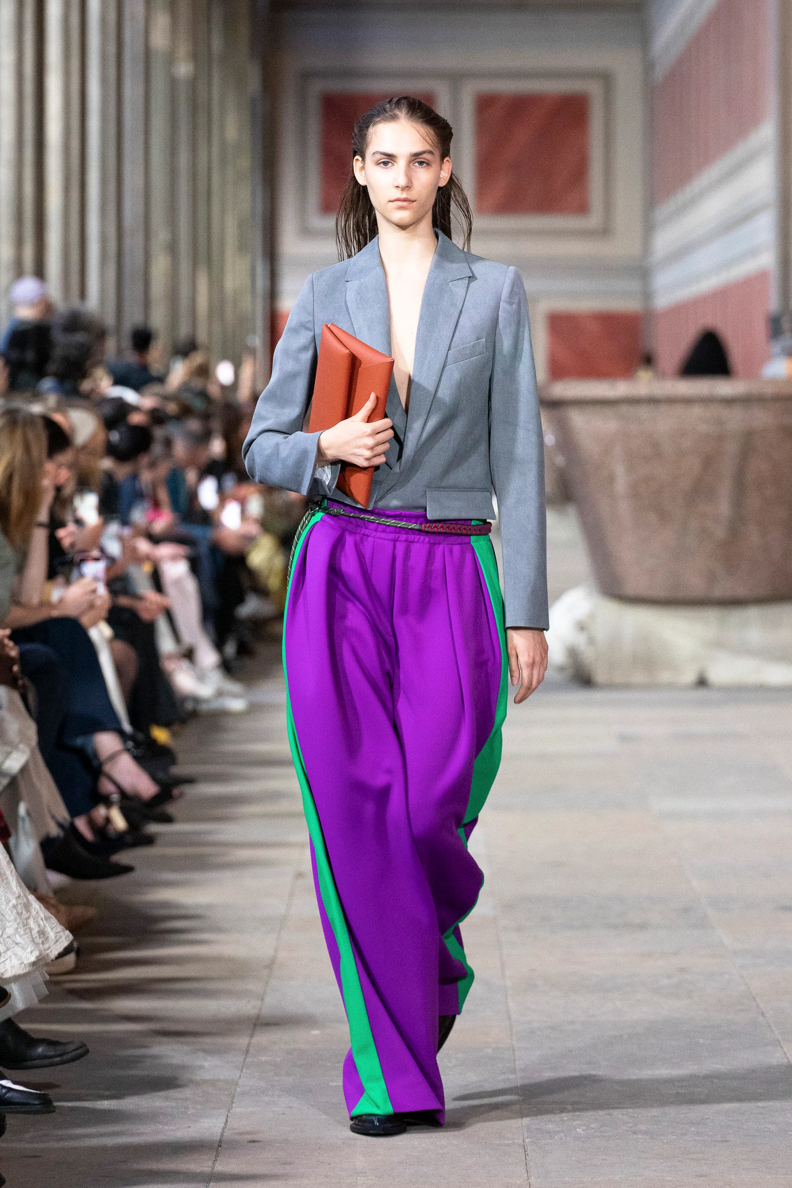 Tendencia pantalones deportivos para primaveraverano 2025 por Odeeh