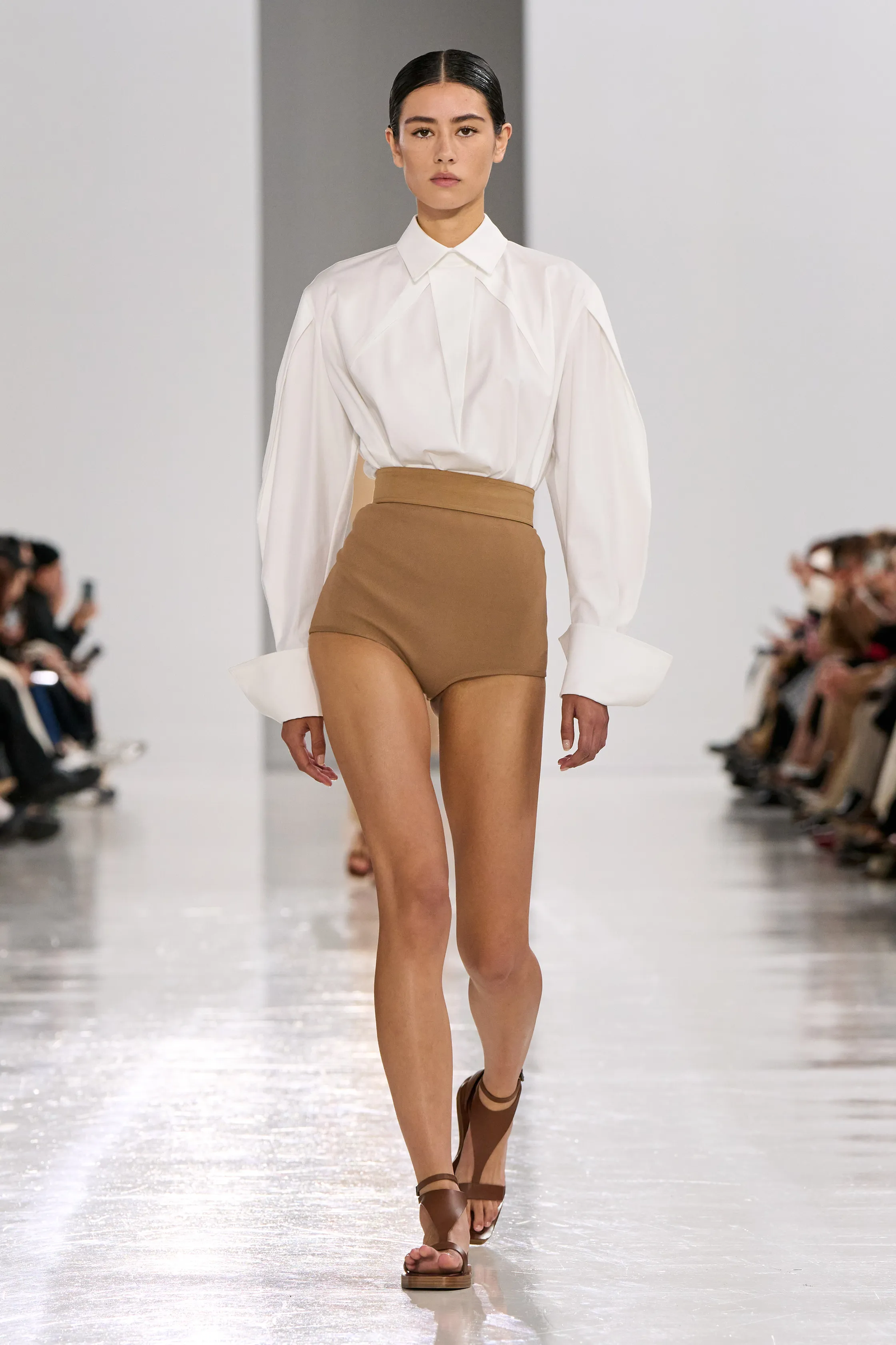 Tendencia micro shorts de primaveraverano 2025 por Max Mara