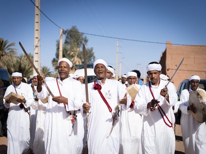 Grupo musical de la región de M’hamid El Ghizlane en el Festival Zamane, el 29 de noviembre de 2024.