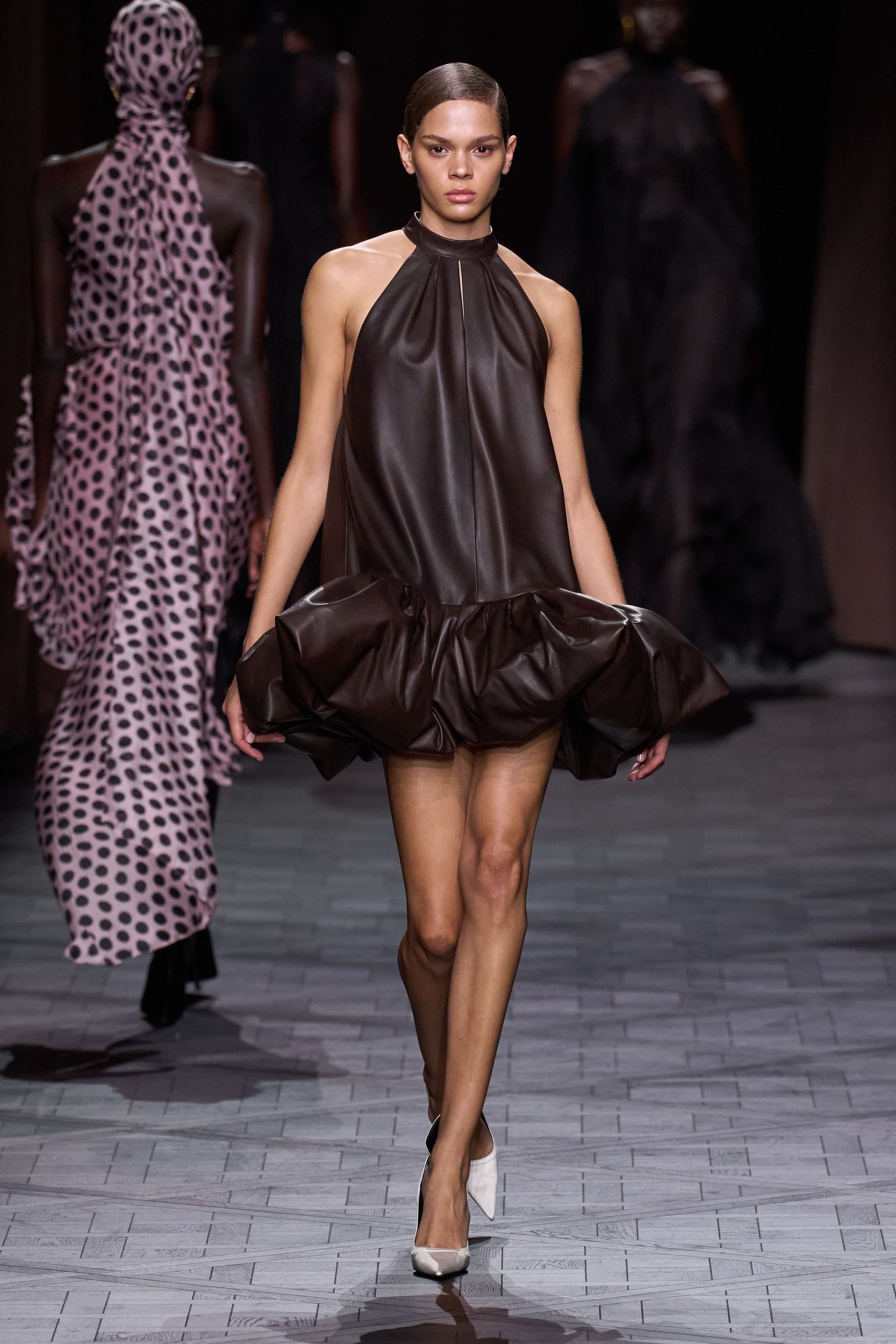 Tendencia de vestidos con falda globo para primaveraverano 2025 por Nina Ricci