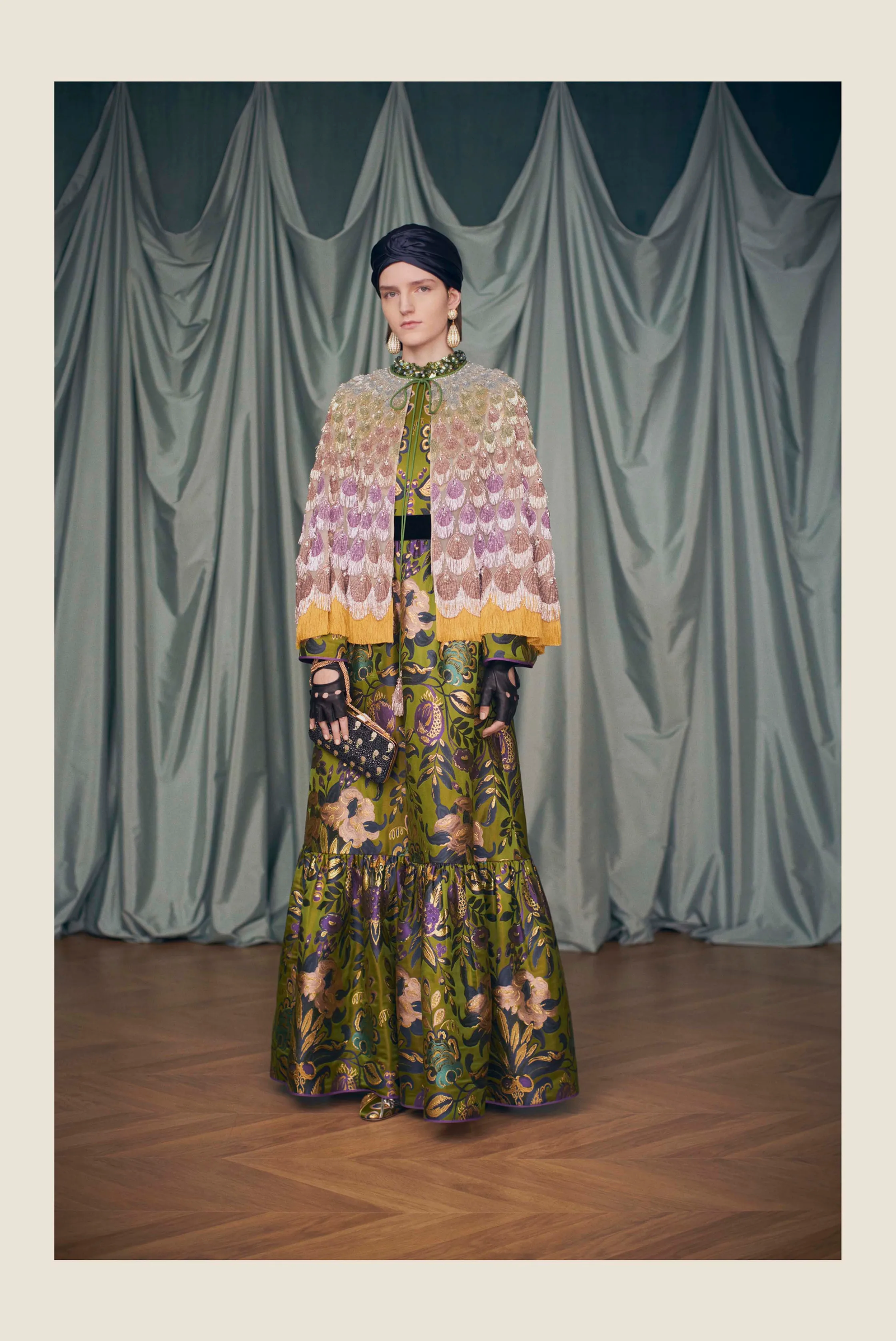 VESTIDO DE CYNTIA ERIVO DE VALENTINO DE LA COLECCION RESORT 25