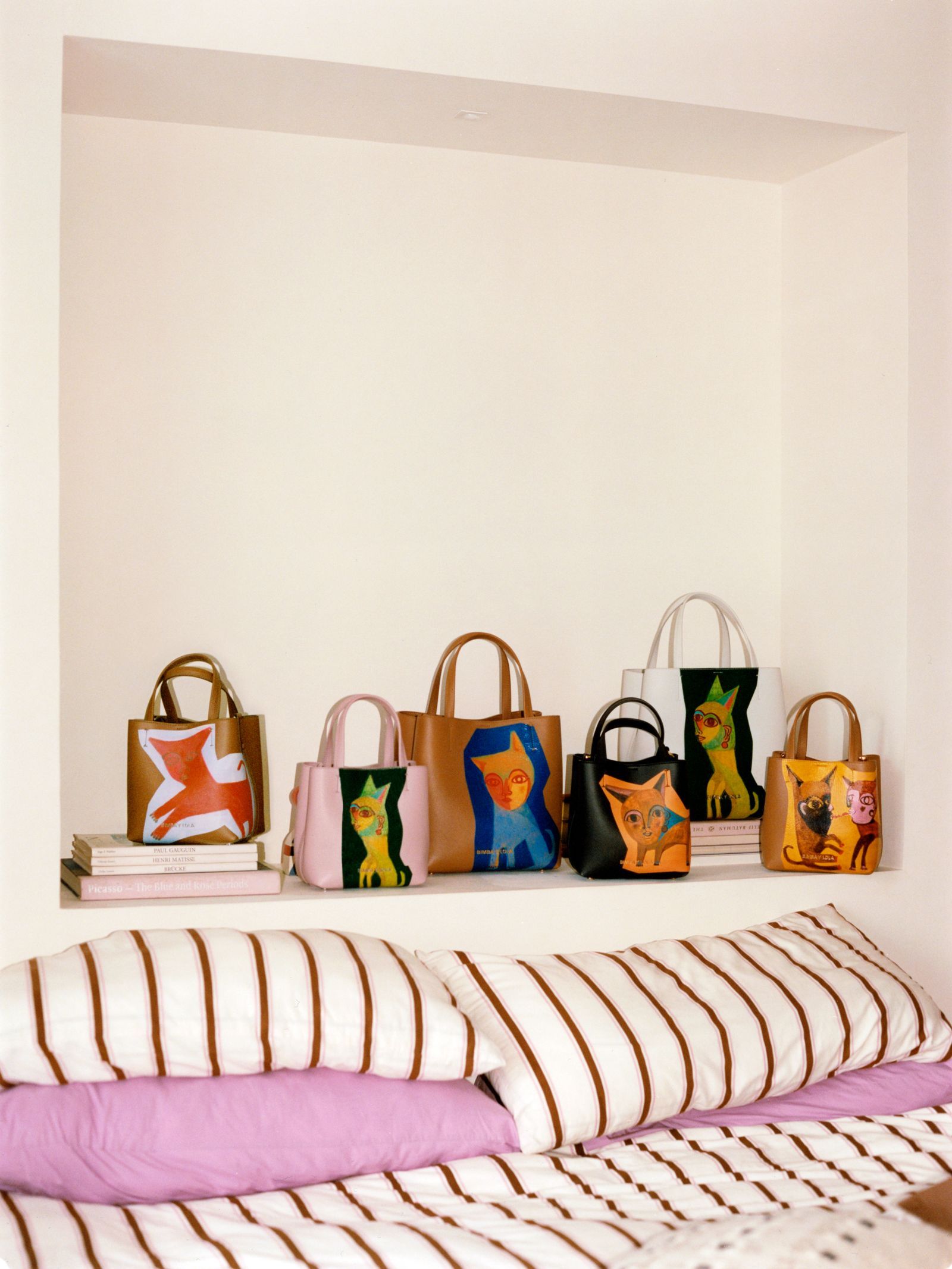 La nueva colección del bolso chihuahua de Bimba y Lola x Ana Leovy