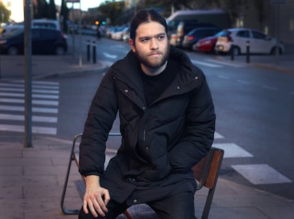 Sebastián Marcano. camarero venezolano de 22 años, en el barrio de Entrevías en Madrid