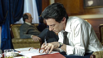 Elio Germano, en el papel de Enrico Berlinguer, en una escena de la película 'La grande ambizione'