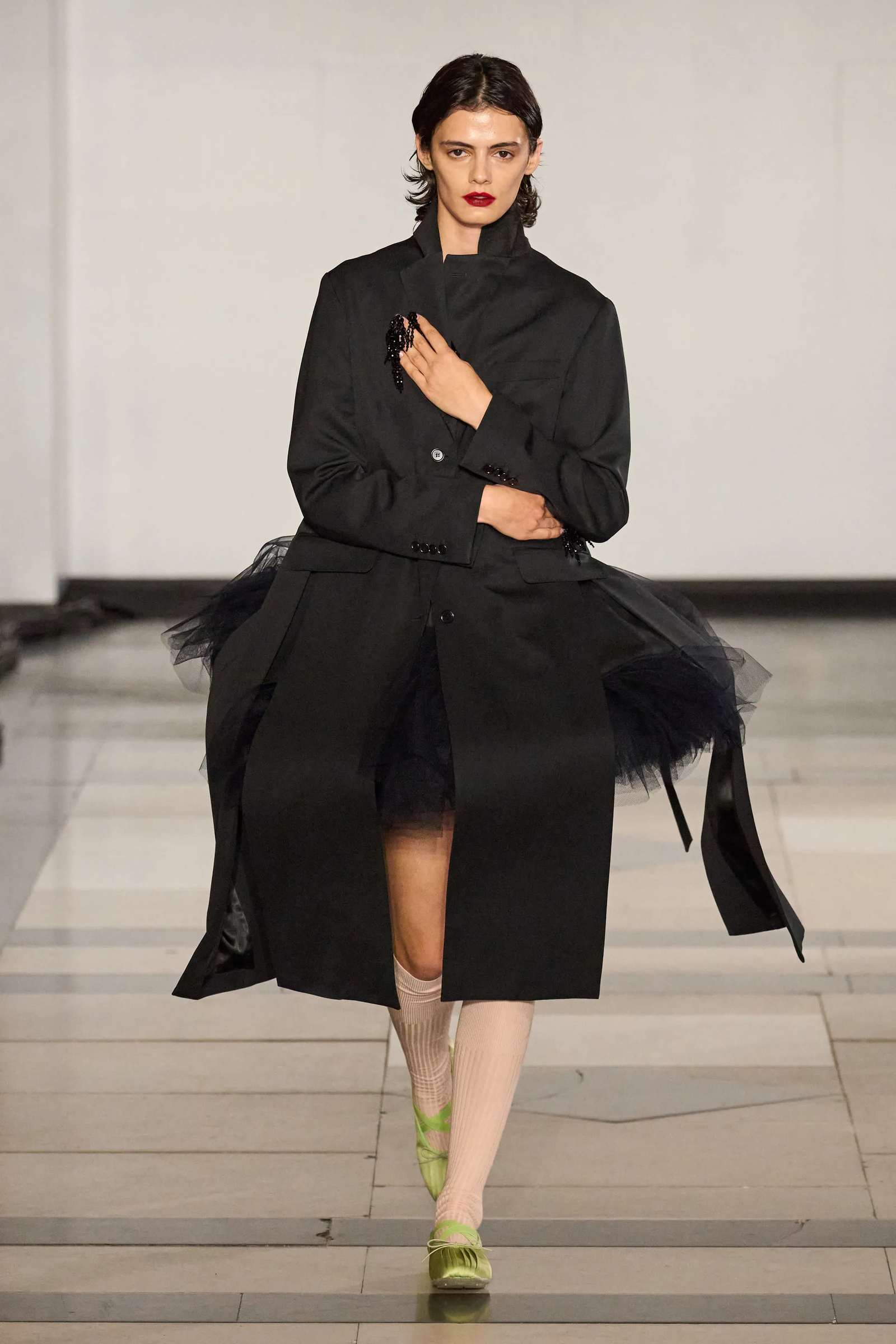 Tendencia de ailarinas para primaveraverano 2025 por Simone Rocha