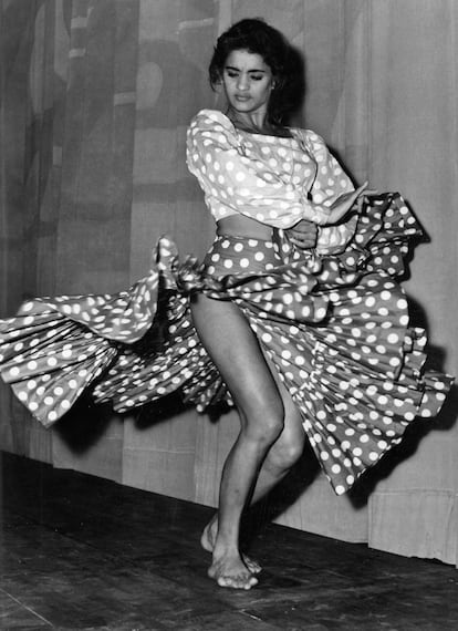 Madrid, 8-11-1960.- La bailarina Micaela Flores, conocida como "La Chunga", iniciará el 1 de noviembre una gira por toda España, en una serie de recitales bajo el título general "La Chunga" , para dar a conocer el mismo recital que interpretó en el Palacio de la Unesco de París sobre el auténtico cante y baile gitanos.- EFE.
