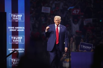 Foto de archivo en la que el presidente electo, Donald Trump, habla en un mitin en Arizona.
