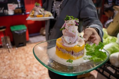 Causa con ceviche en El Chiringuito Peruano en el Mercado de los Mostenses.