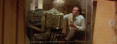 Un surrealista paseo por la mente del escritor que puedes ver en streaming: David Cronenberg hace una de sus mejores películas mezclando creatividad, adicción y sexualidad