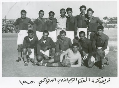 Imagen de 1950 del equipo de fútbol de los cristianos ortodoxos. Fotografía perteneciente a la The Papal Scouts Troops of Beit Jala Collection.