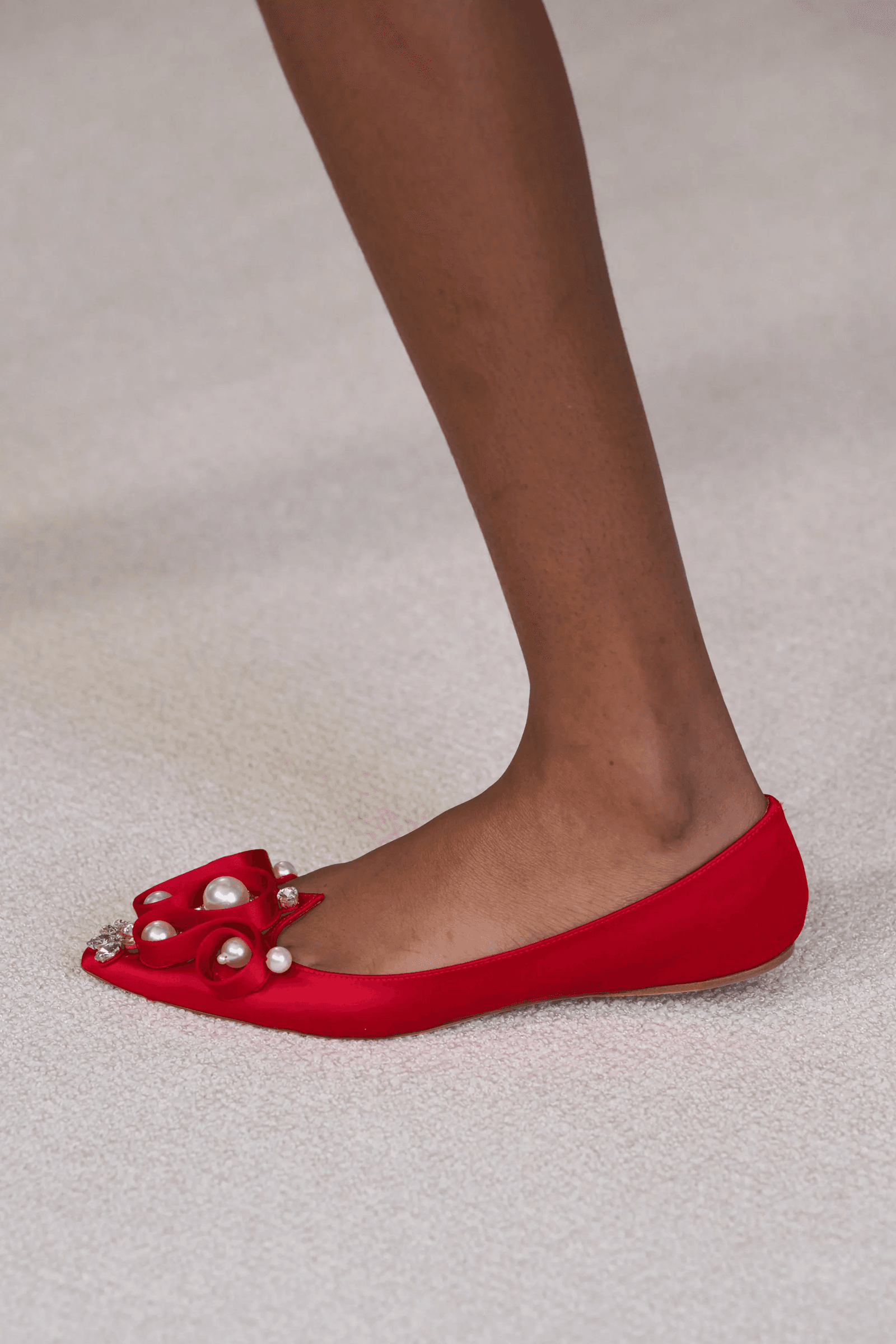 Bailarinas con perlas en Giambattista Valli primaveraverano 2025.