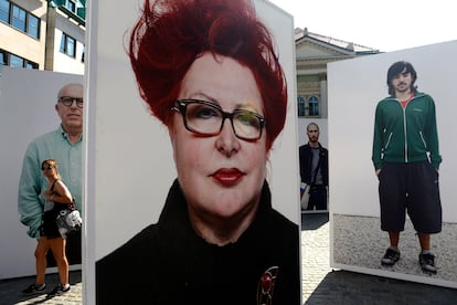 La exposición 'Raza Humana' de Oliviero Toscani, el 5 de julio de 2019 en Praga. 