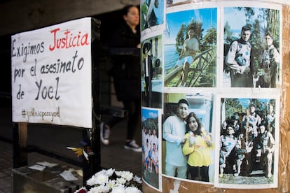 Detalle del memorial que familiares y amigos han dedicado a Quispe en el lugar donde murió.